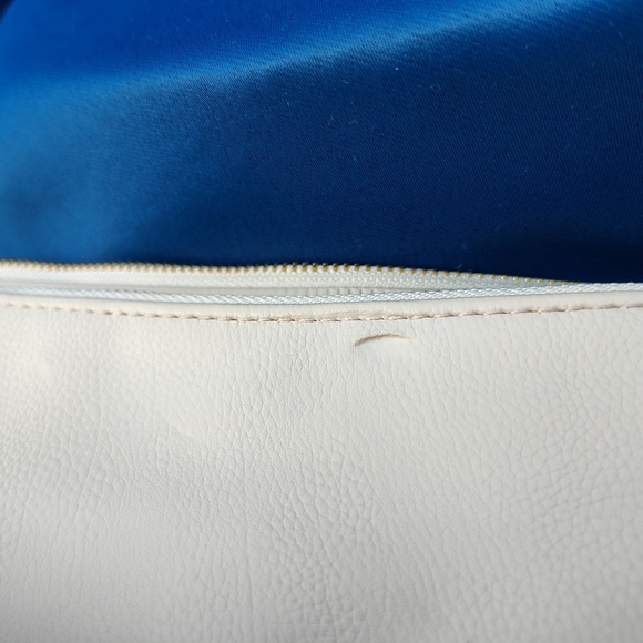 Chloe Parfums Baby Pink Leather Clutch - Picture 4 of 11